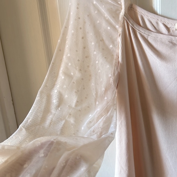 NWOT Women’s Body suit sheer sleeves size M - Picture 3 of 5